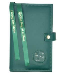 Big Book Regular Hardback – Medallion Holder with Snap/Bookmarks/Penholder (Green) DDBAA0407
